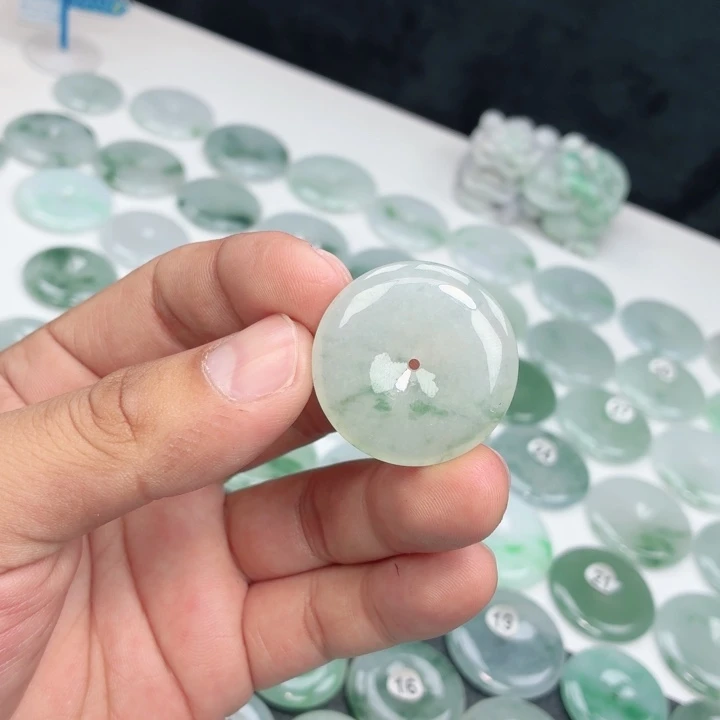 翡翠未镶嵌颈饰缅甸天然A货翡翠31.3-6.4