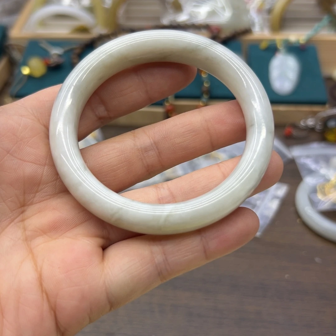 和田玉未镶嵌手镯57.3圈围1623