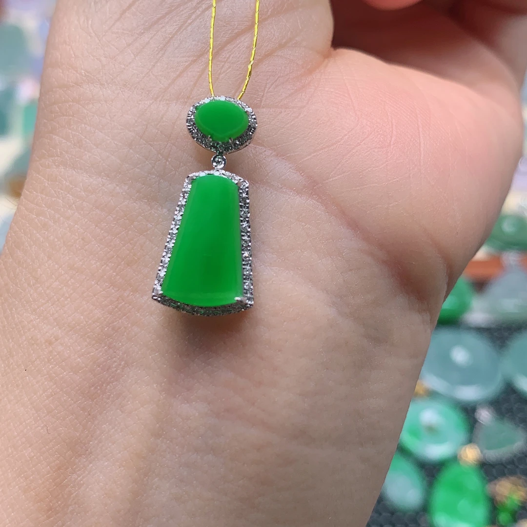 缅甸天然A货翡翠，满绿无事牌 编号233/504尺寸23.3-10.4-4.1