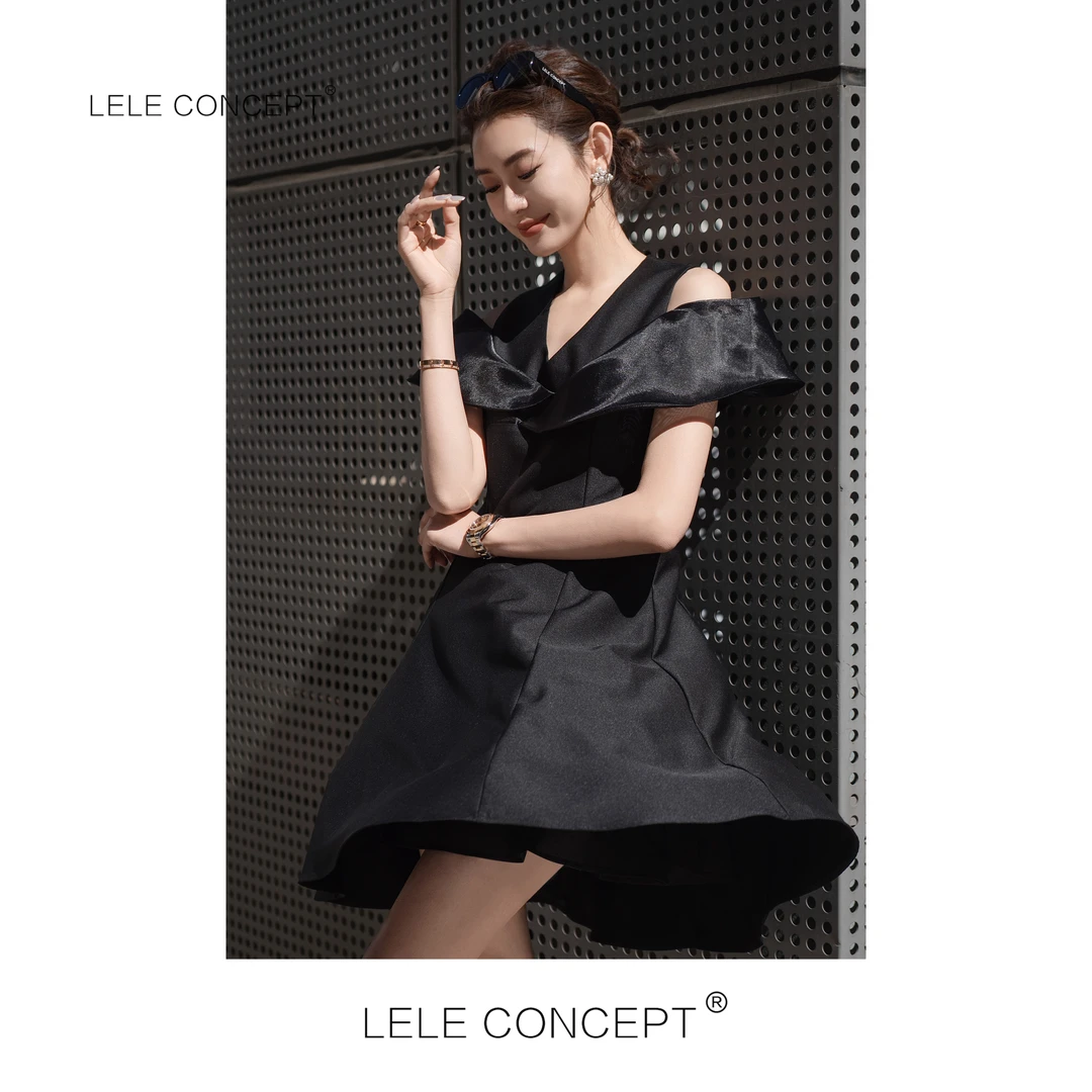 LELE CONCEPT丨法式气质时装款露肩收腰连衣裙Q0589