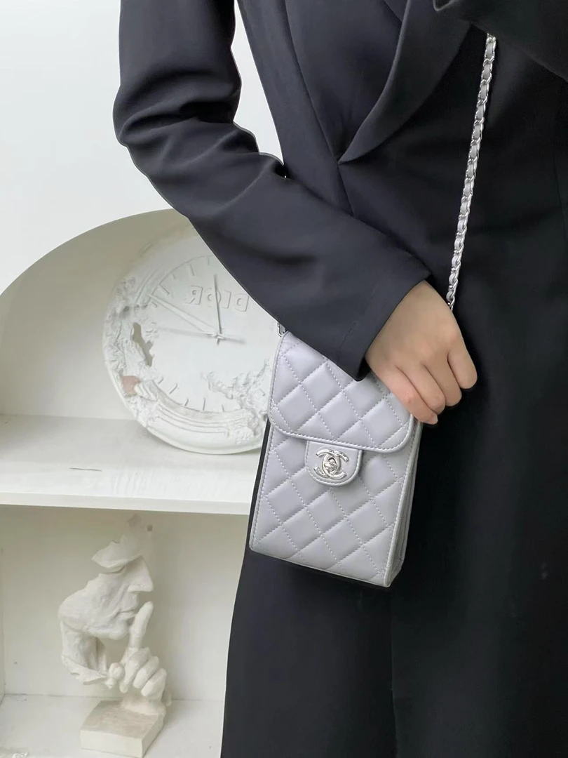 99新 Chanel/香奈儿 香奈儿 手机包大象灰 /公价无/优品