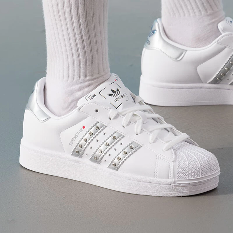 adidas/阿迪达斯女鞋秋季新款运动鞋轻便舒适板鞋时尚潮流休闲鞋