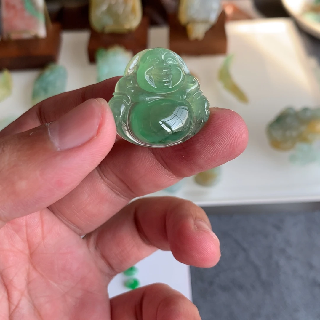 鸿***皮定制翡翠未镶嵌翡翠