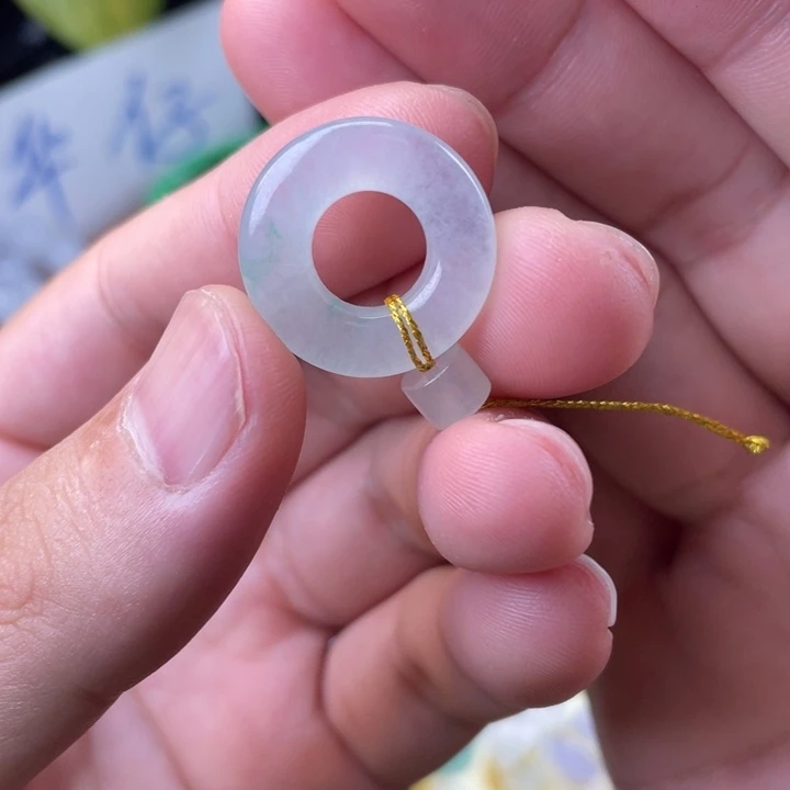 颈饰未镶嵌翡翠挂件