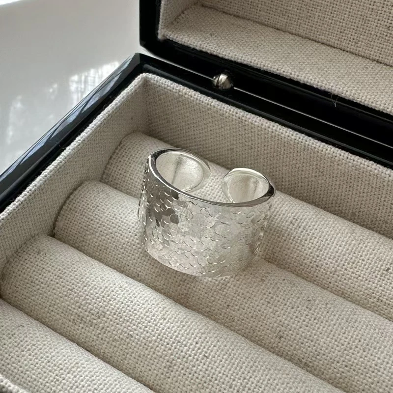 925银戒指 克重小韩版小众设计感碎冰冰简约宽面时髦通勤款指环