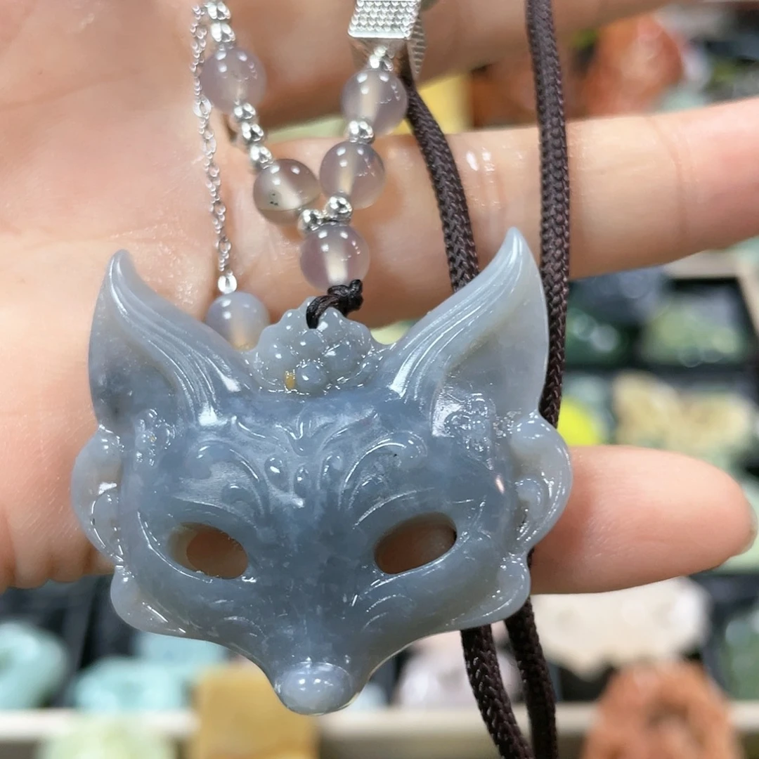 石英质玉颈饰合金