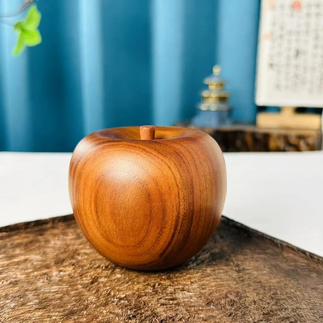 天然香樟苹果摆件实木平安果送礼佳品