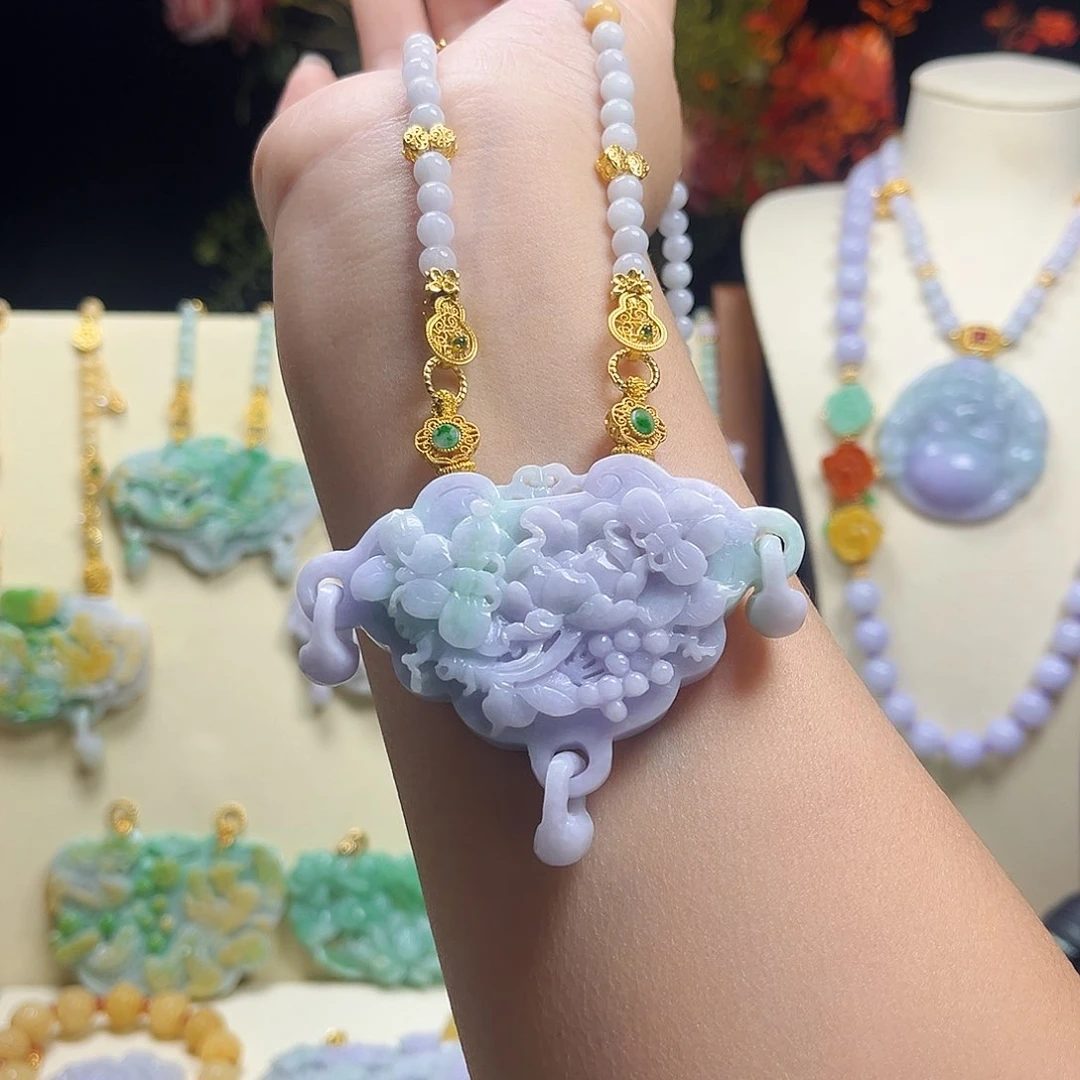 翡翠颈饰未镶嵌紫