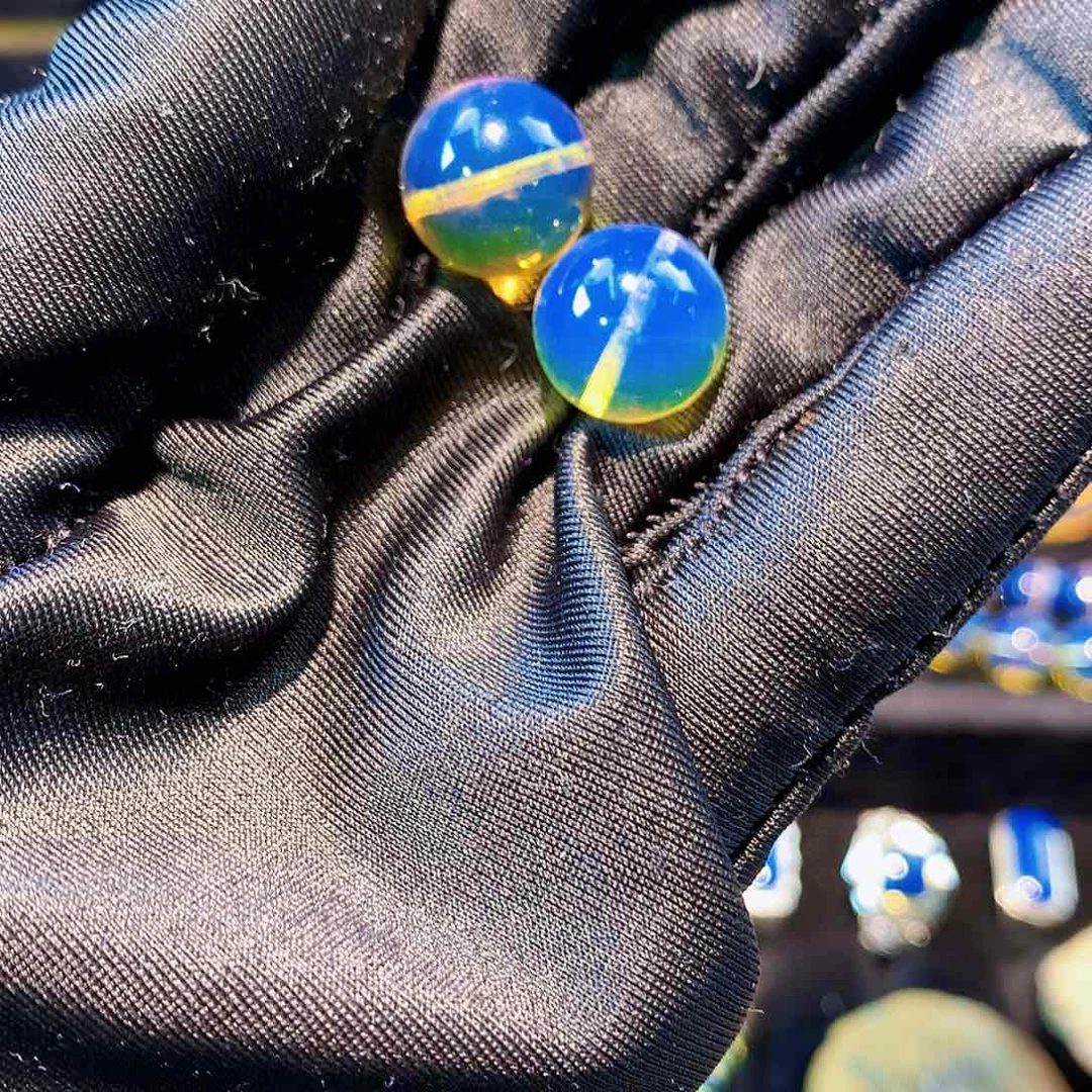 琥珀珠宝奇石未镶嵌3*2