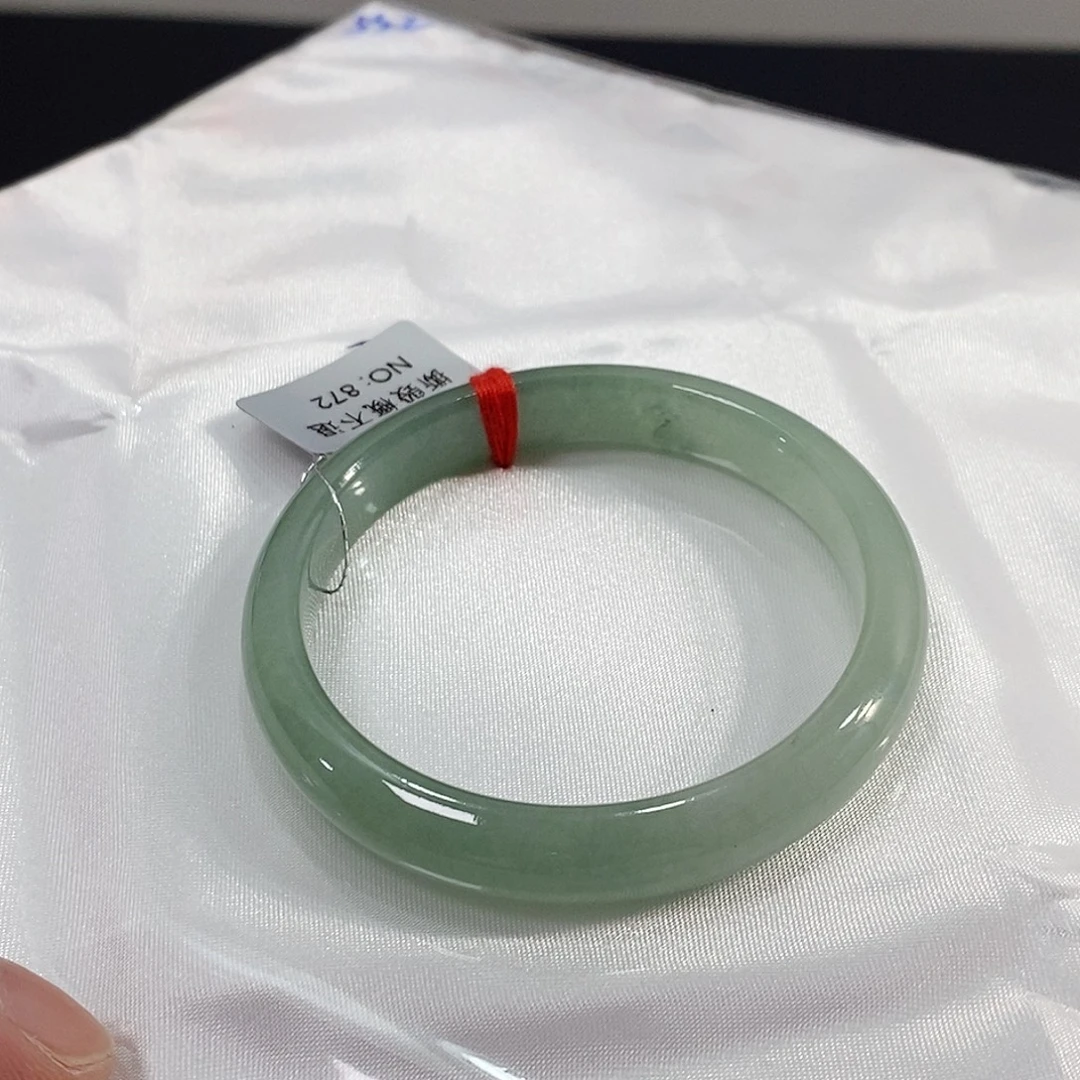 未镶嵌手镯翡翠手镯