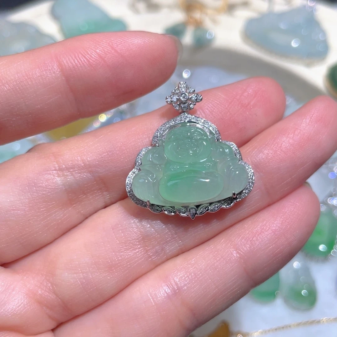 翡翠颈饰18K金镶嵌翡翠