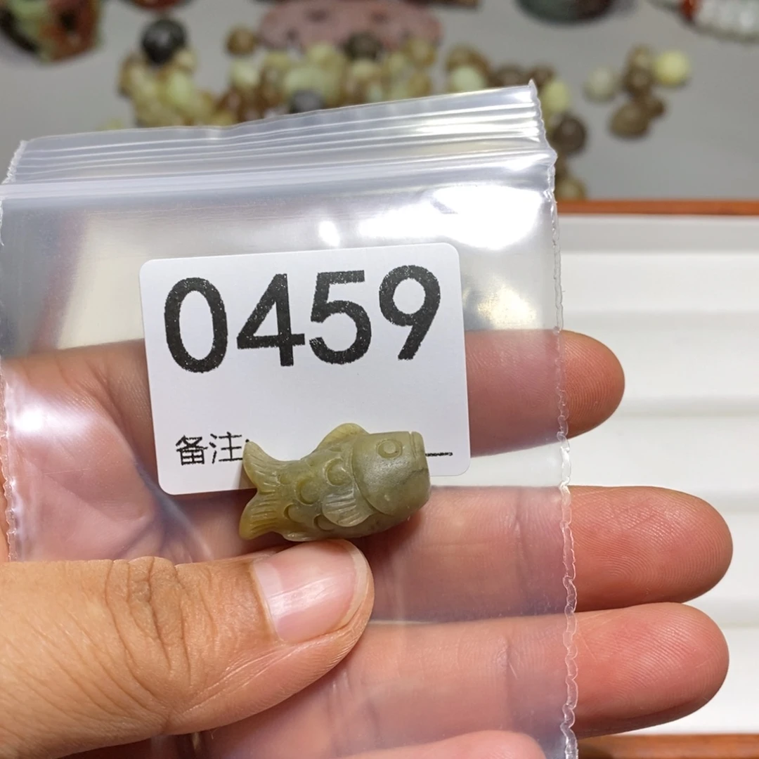 颈饰未镶嵌透闪石质玉小*