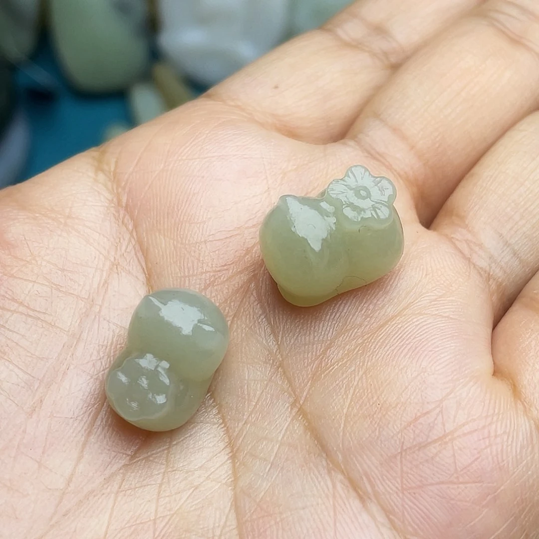 和田玉颈饰未镶嵌s****果