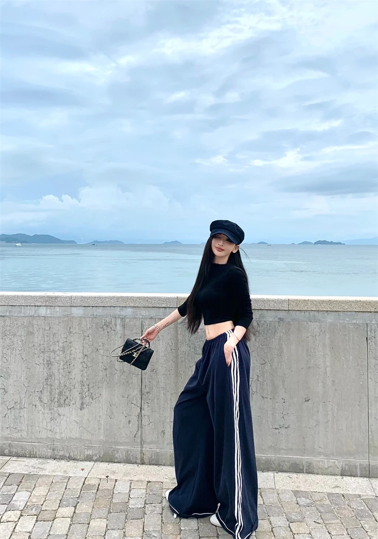 美式简约纯色显瘦T恤上衣+高腰宽松阔腿杆条运动长裤22711#