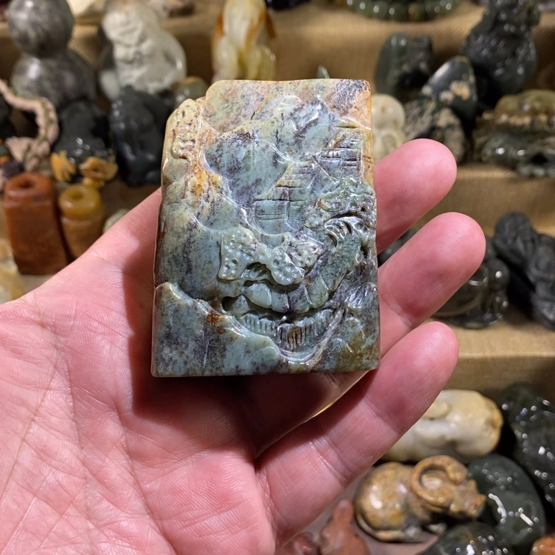 未镶嵌透闪石质玉挂件