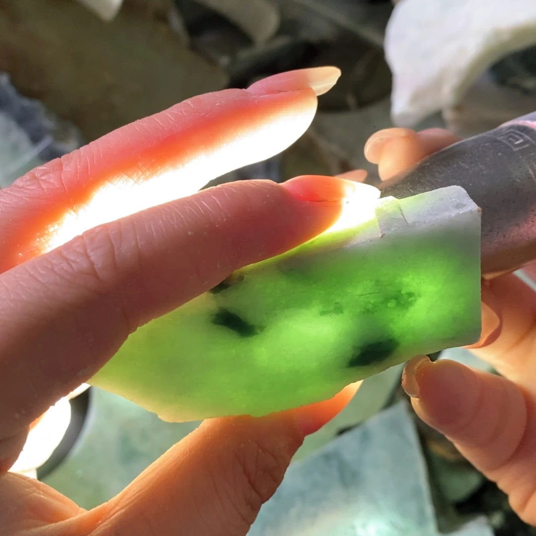 颈饰未镶嵌翡翠天然翡翠