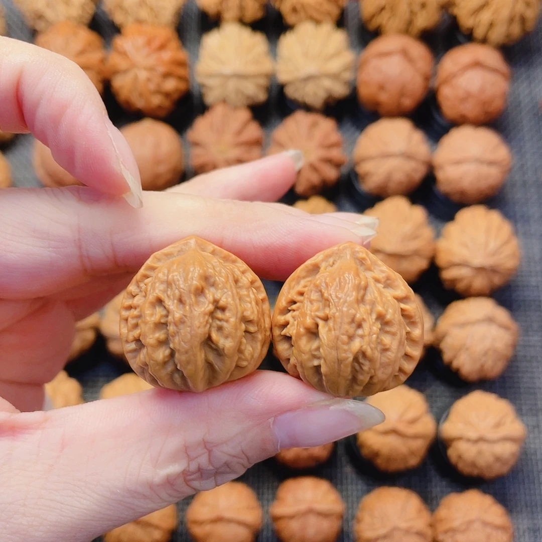 随***欲把件文玩核桃宫灯手捻