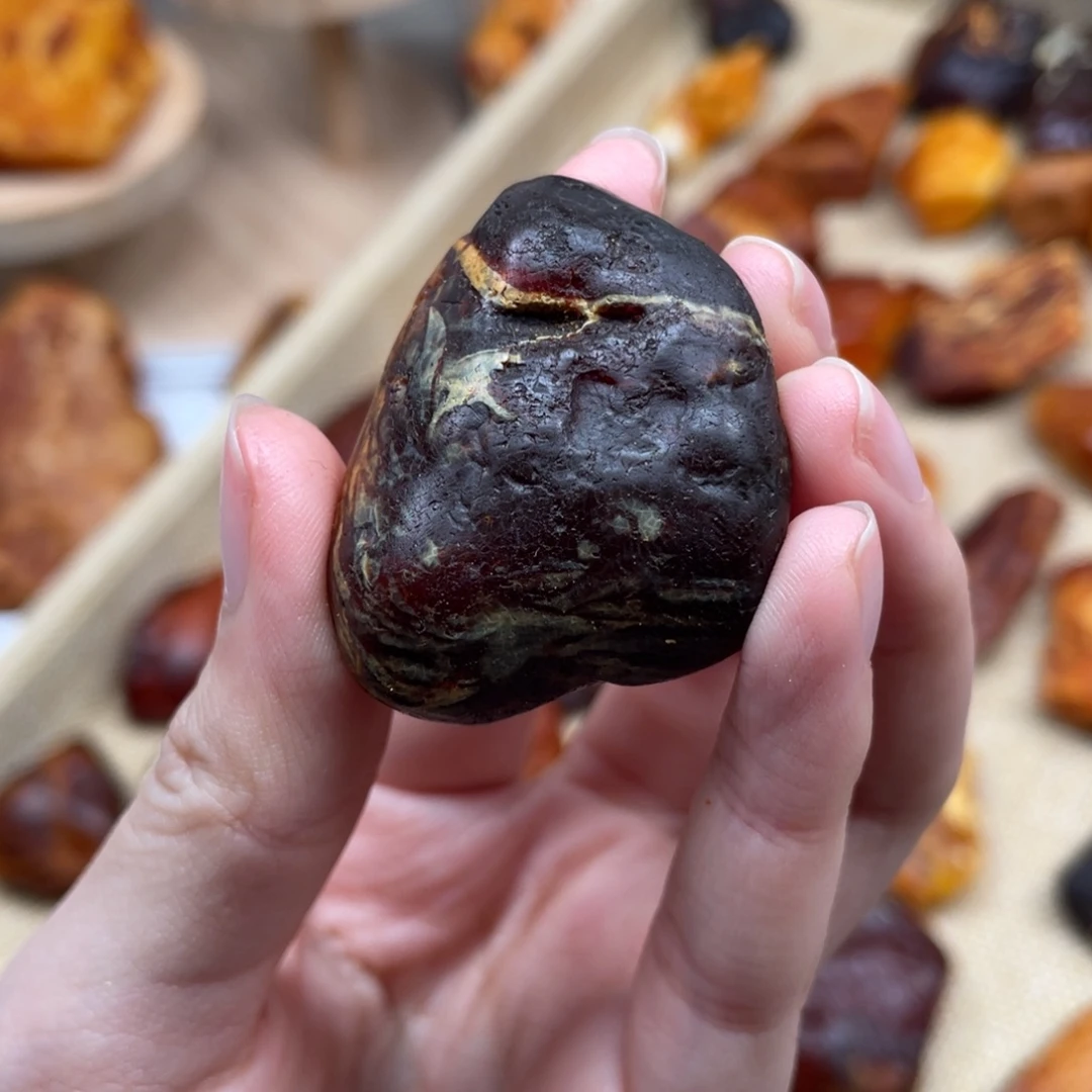 琥珀未镶嵌珠宝奇石