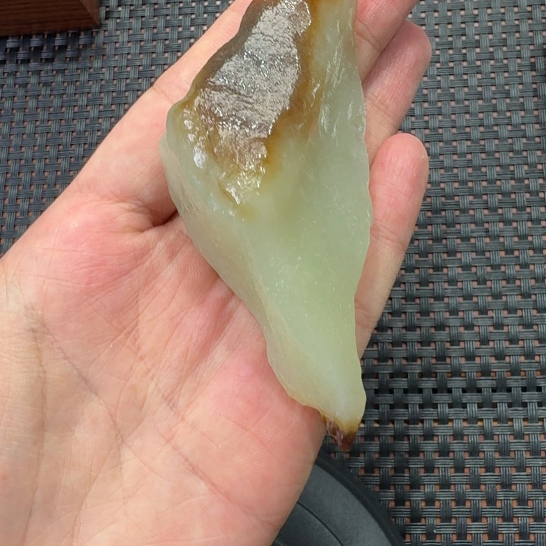 我***天和田玉（糖玉）未镶嵌颈饰戈壁料挂件