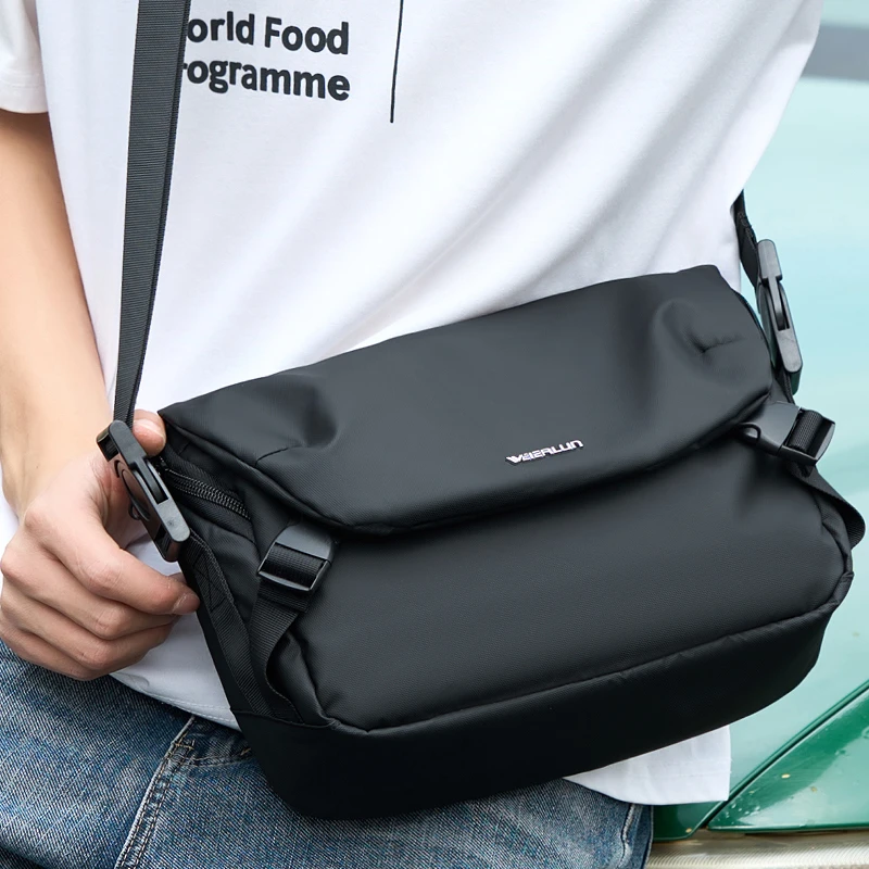 新款多功能男士男生斜挎包男包便携单肩包休闲骑行机能邮差包潮牌