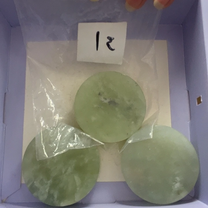 蛇纹石玉未镶嵌天然岫玉珠宝未镶嵌微瑕款
