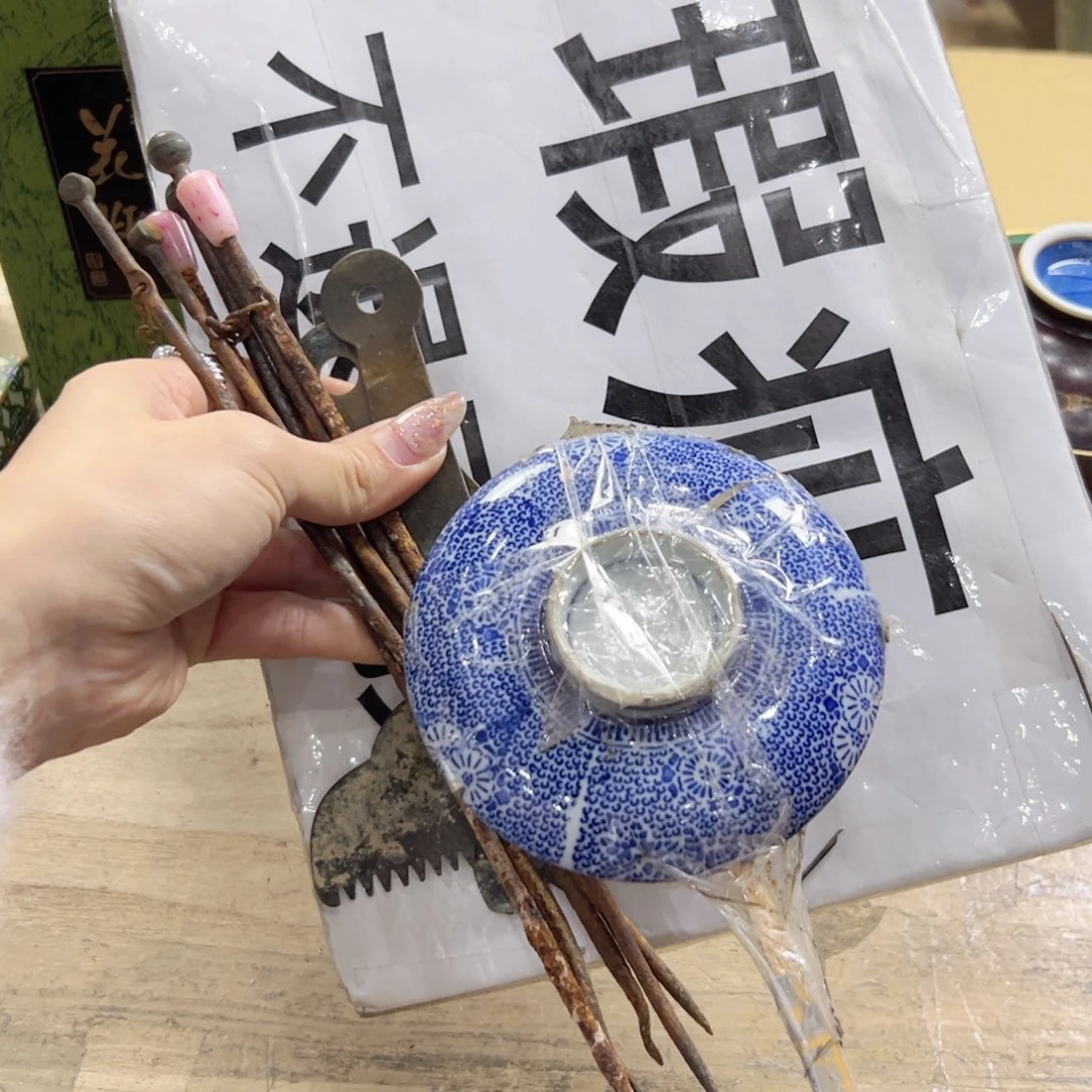 瓷片陶瓷和金属表面上
