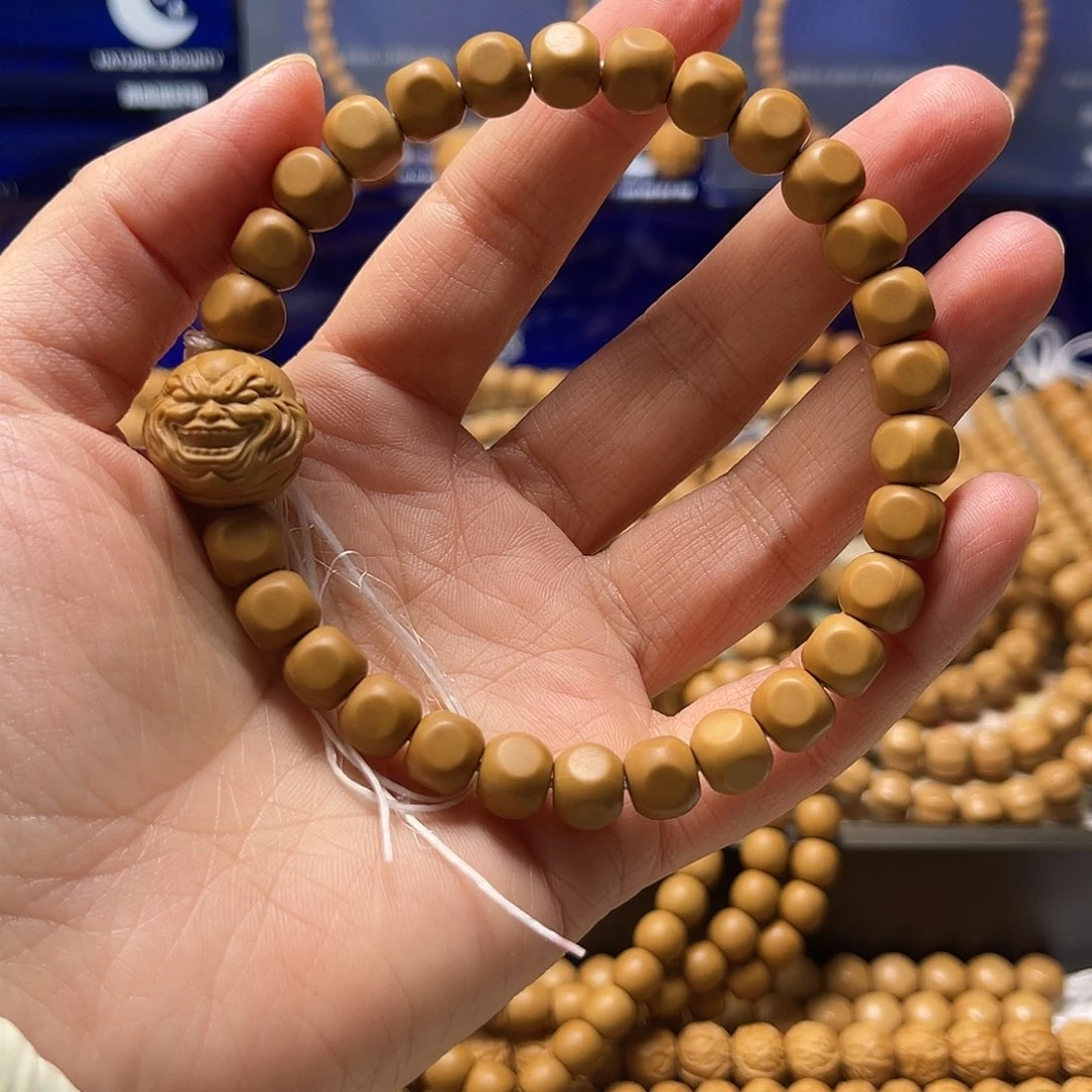 c***7猴头核桃吊坠六方