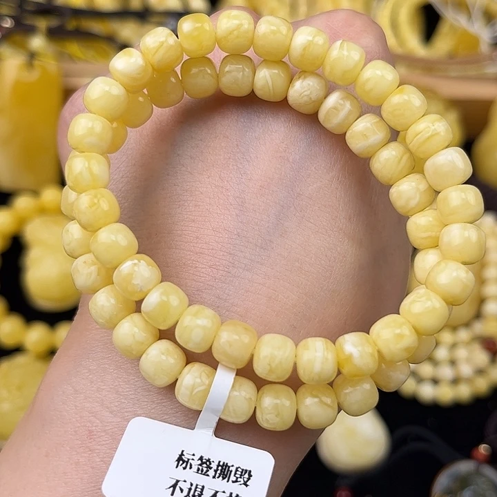 琥珀未镶嵌颈饰琥珀，多样性发其一