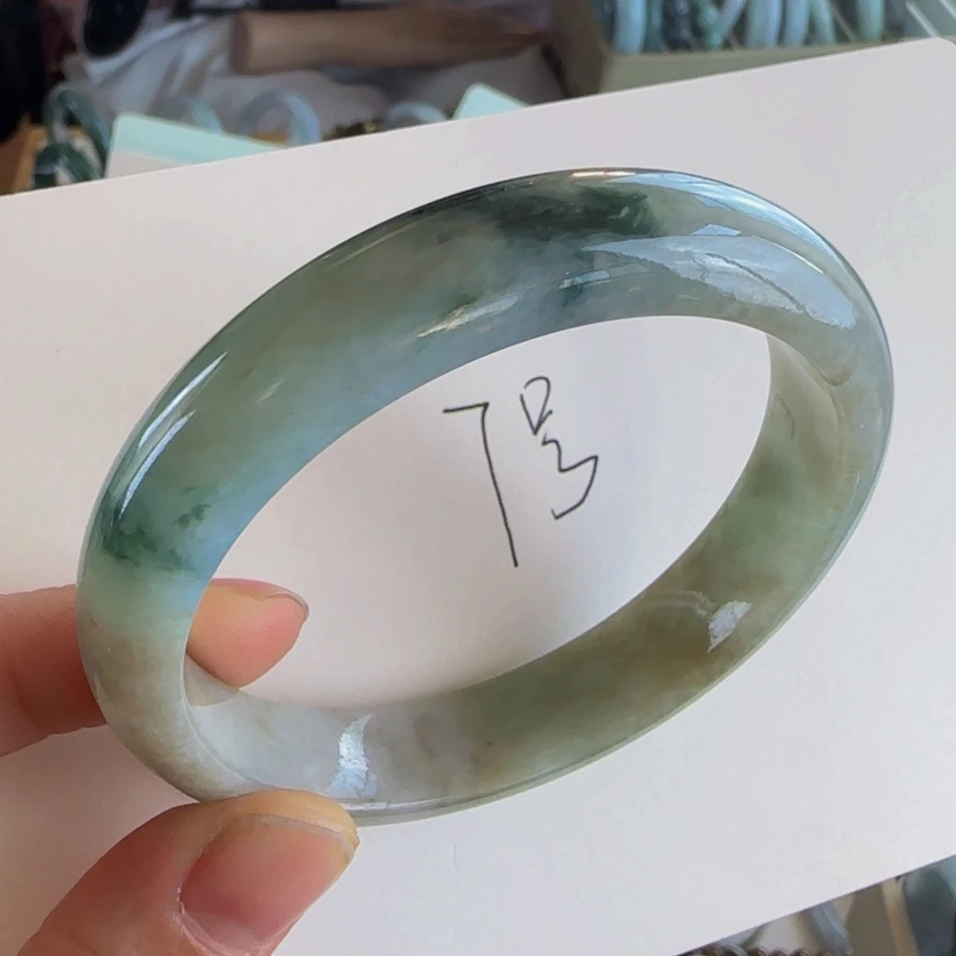 翡翠手镯未镶嵌老坑57.6圈