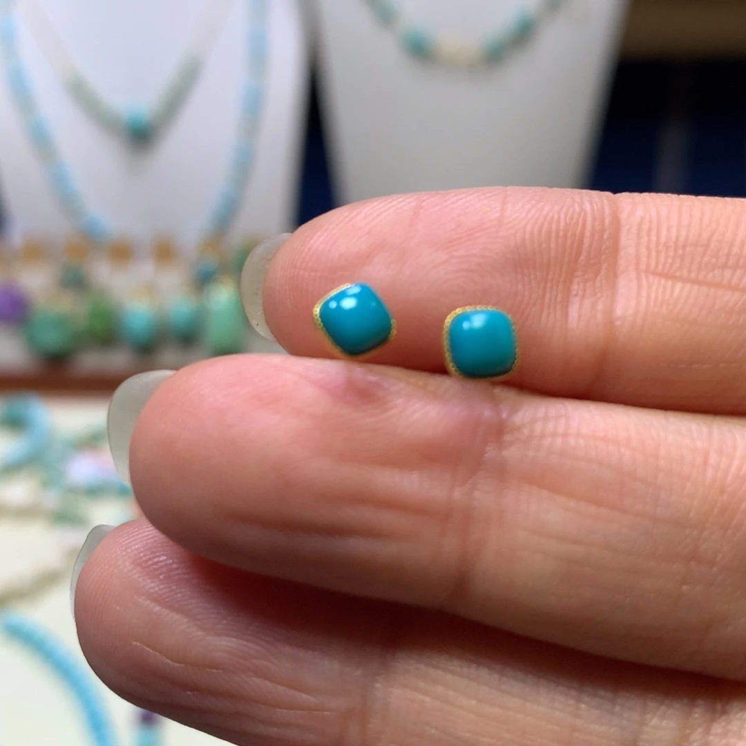 绿松石18K金镶嵌耳钉