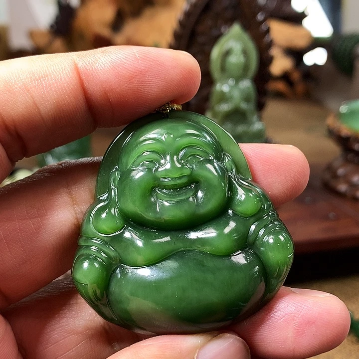 芷***宁和田玉（碧玉）未镶嵌颈饰