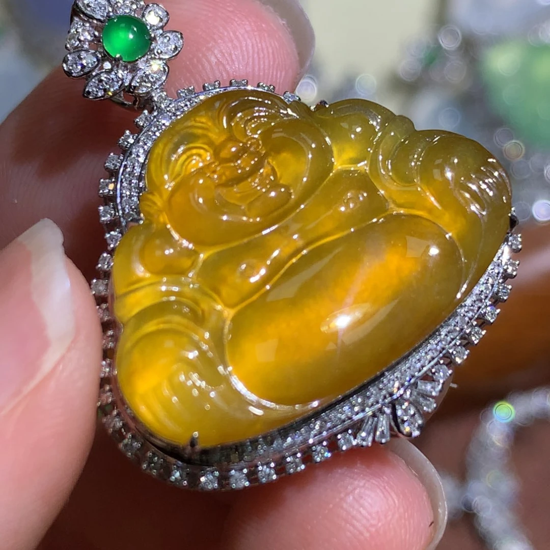 翡翠颈饰18K金镶嵌佛