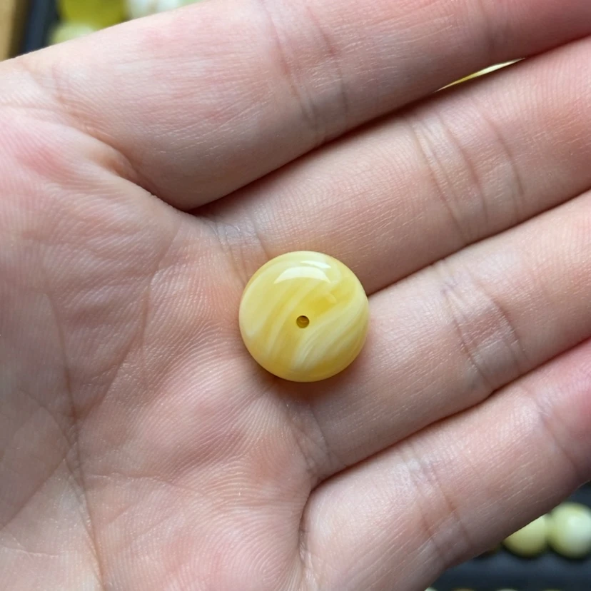 【闪购商品】裸石琥珀未镶嵌阳**