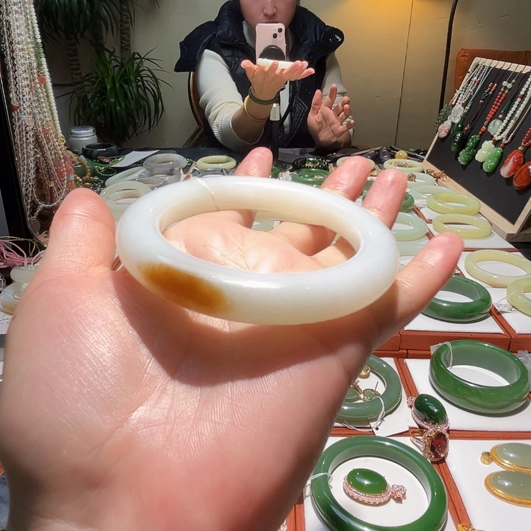 和田玉（糖玉）未镶嵌手镯