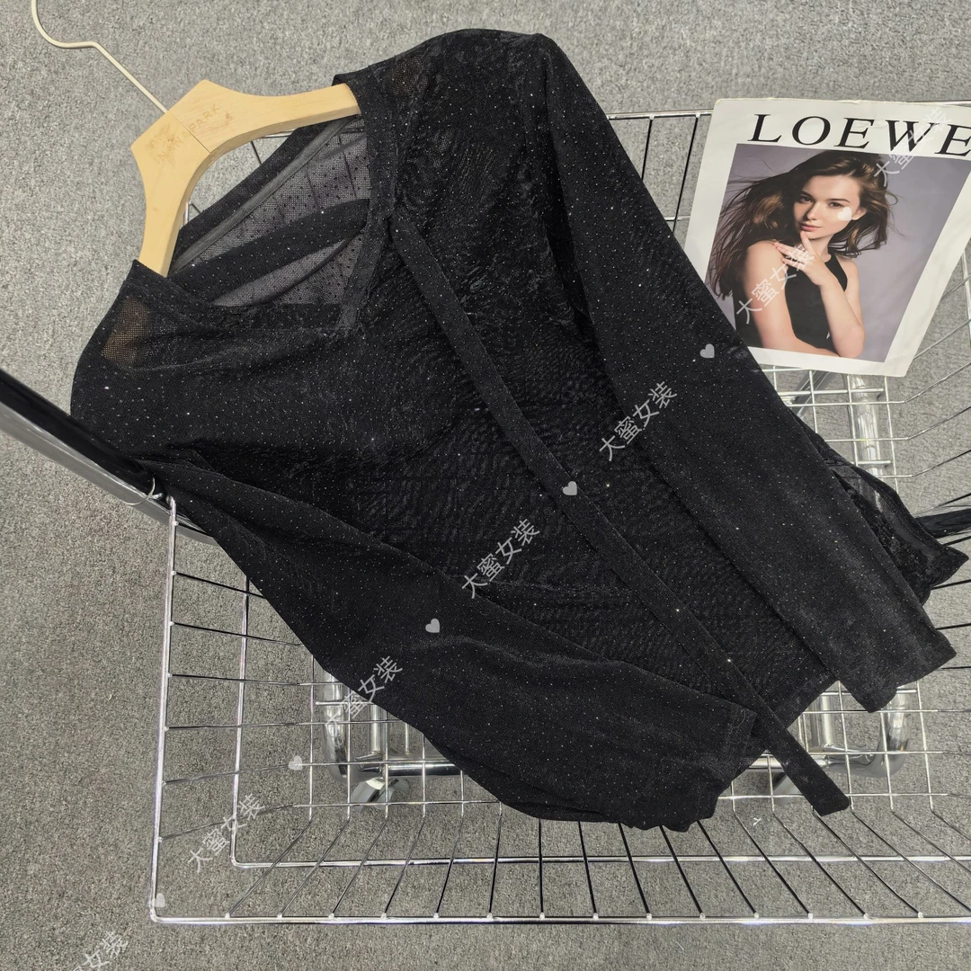 【大蜜】1728#春季上新设计款亮钻V领上衣