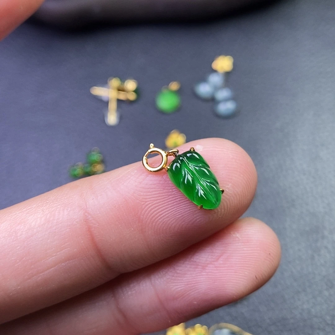 吊坠(不含链)18K金镶嵌翡翠