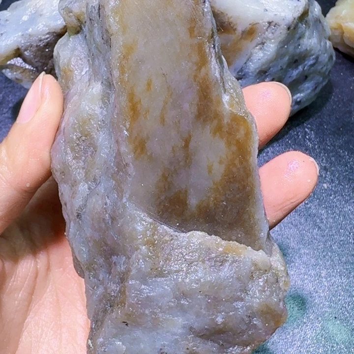 未镶嵌和田玉（糖玉）珠宝半成品