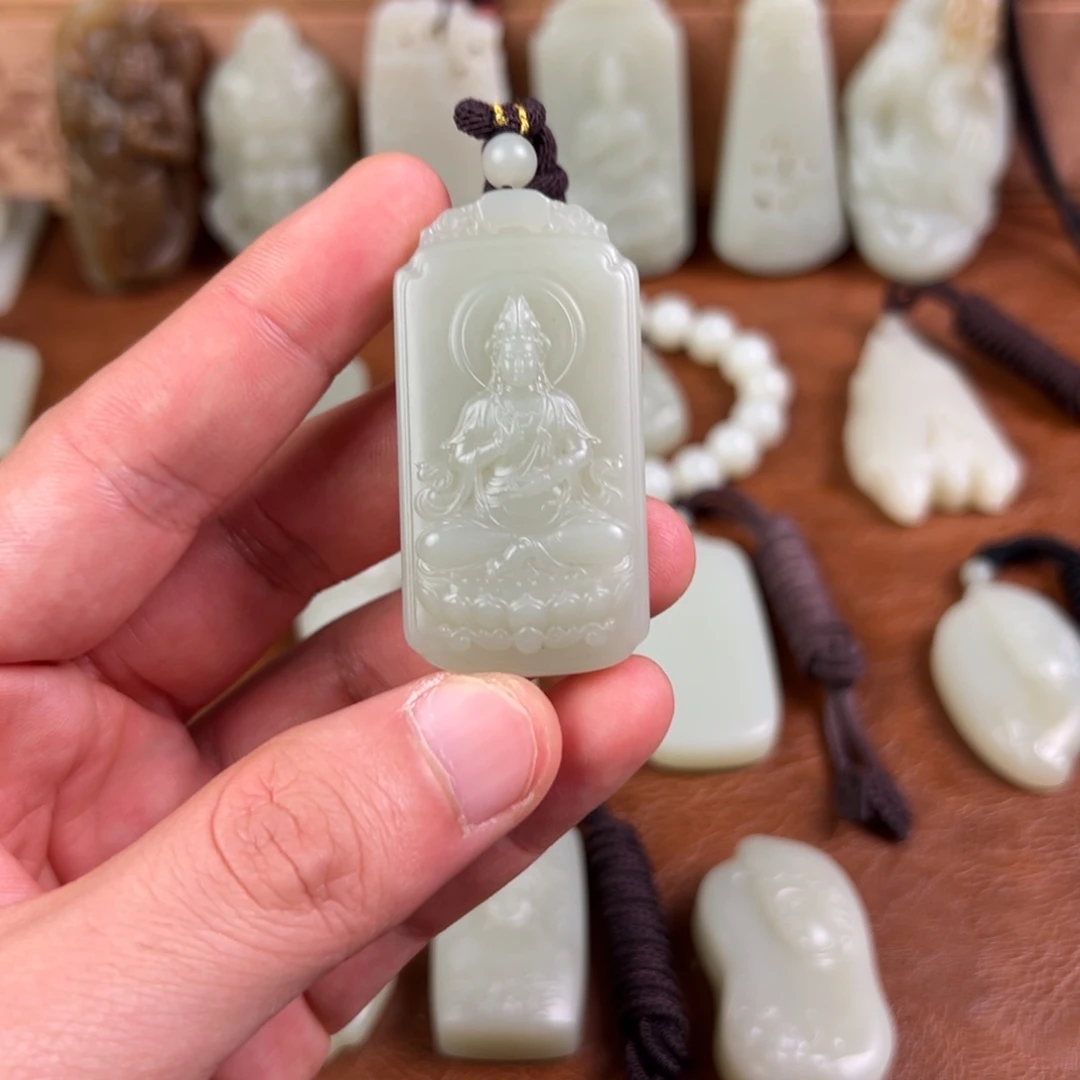 和田玉（青白玉）未镶嵌颈饰