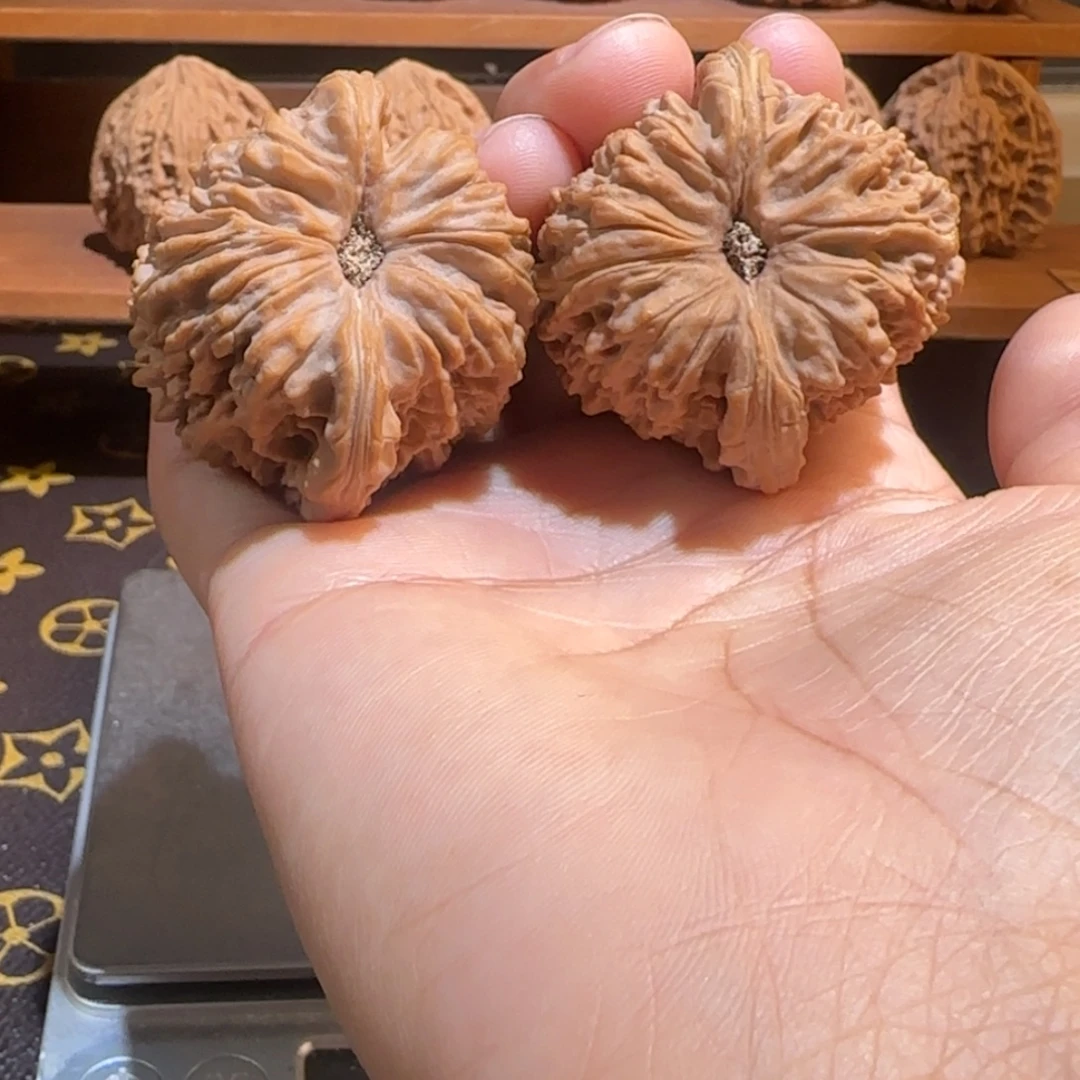 葱***鱼吊坠桃核核桃核桃