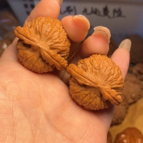 文玩核桃吊坠花*苔白狮子