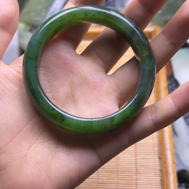 和田玉未镶嵌珠宝半成品