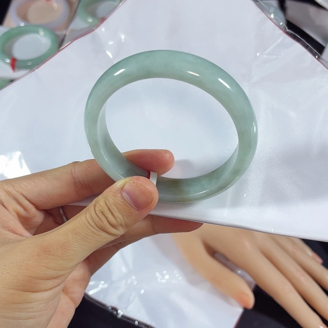 未镶嵌手镯翡翠天然翡翠手镯