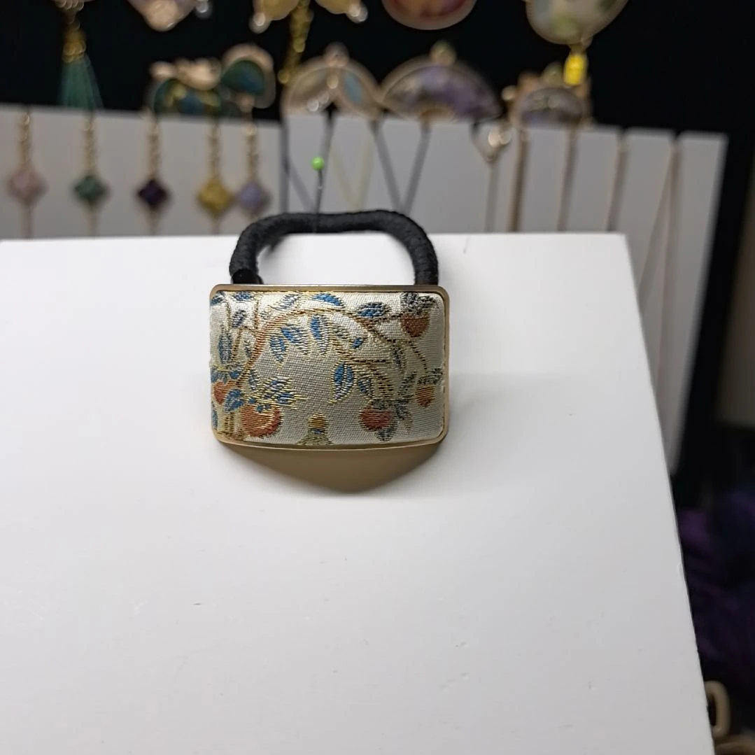 宋锦饰品手工制作018