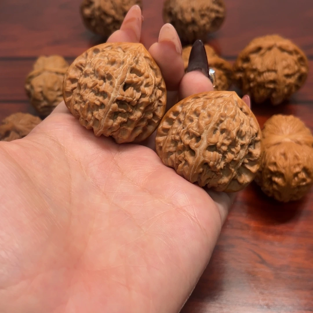 s***r文玩核桃吊坠白狮子41