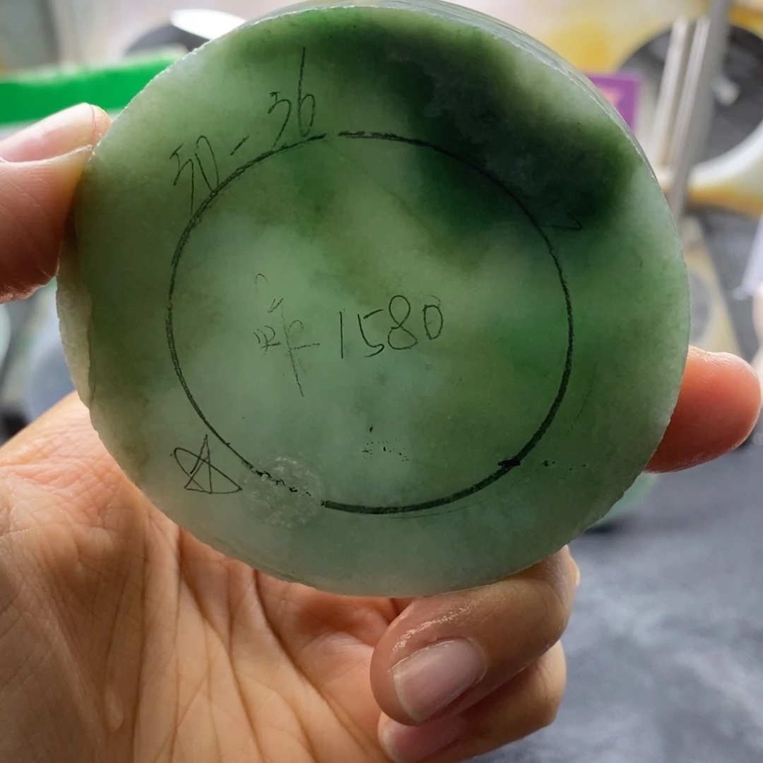 定制翡翠未镶嵌翡翠手镯