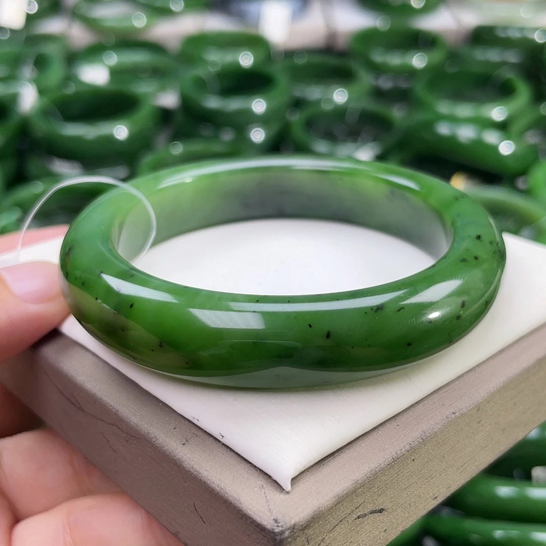未镶嵌手镯和田玉（碧玉）