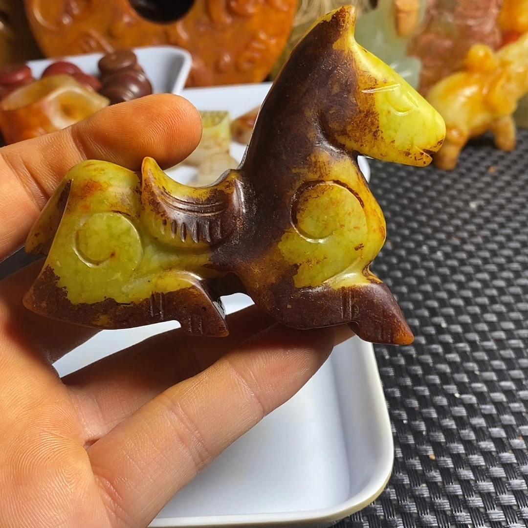 岫岩老玉（透闪石质玉）未镶嵌珠宝奇石