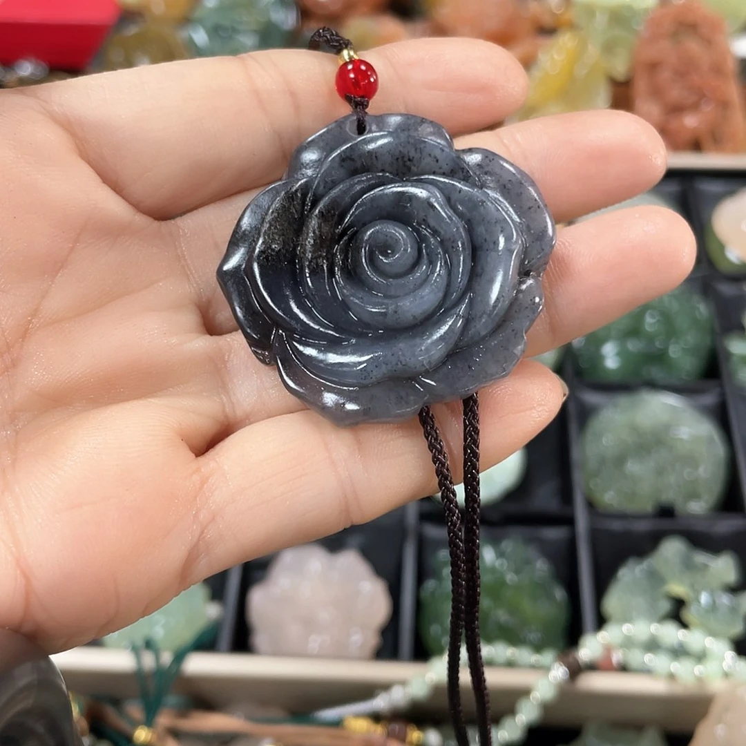 蛇纹石玉颈饰未镶嵌