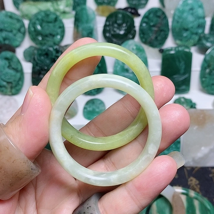 未镶嵌独山玉手镯岫玉