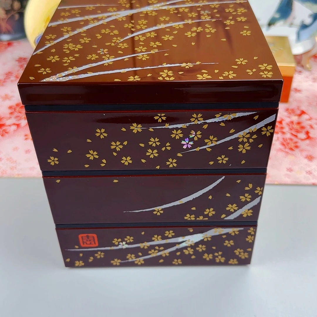 他家茶具瓷器真美！